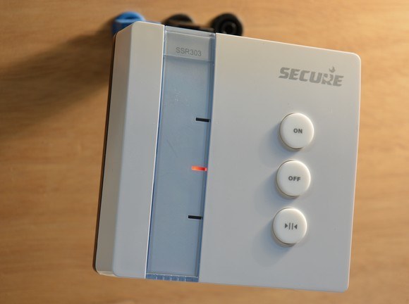 Guide d'installation du Pack Thermostat Secure SRT322 avec la Zipabox 