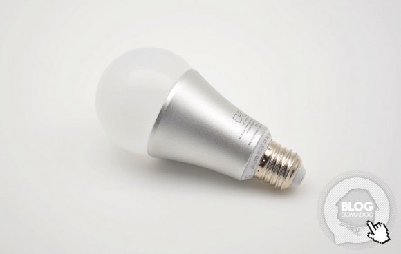 Vivez avec un eclairage intelligent grâce à l'ampoule Aeon Labs AEO_ZW098-C55 et la box domotique Eedomus Plus