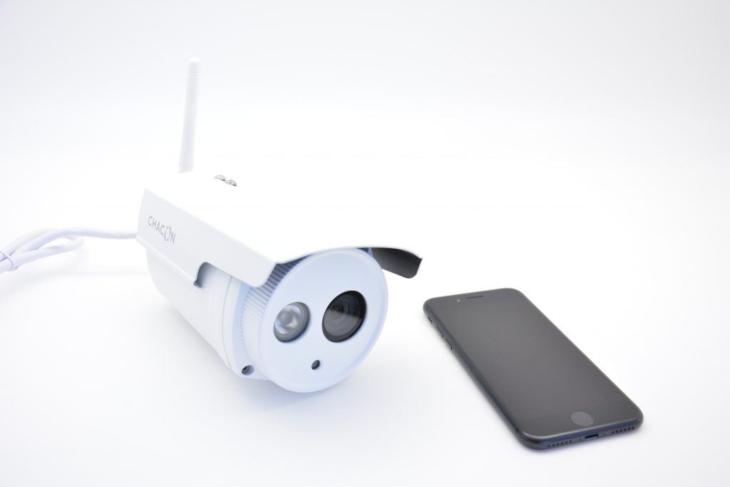 Sécurisez votre maison grâce à la caméra IP WIFI de Chacon couverture