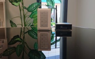 Comment contrôler différents dispositifs avec une télécommande intelligente sur Jeedom