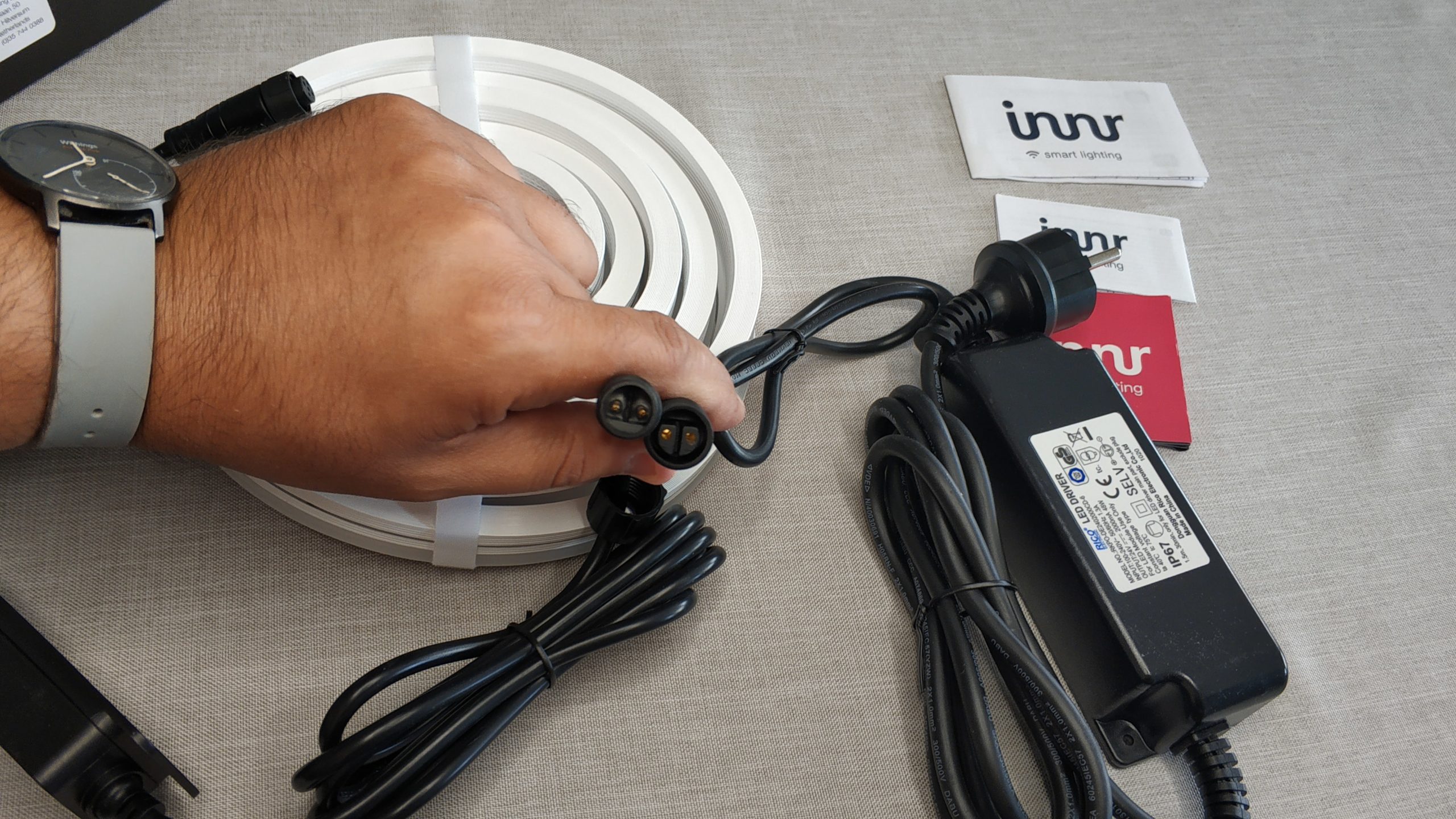 Innr Ruban LED Flexible connecté Zigbee pour extérieur - Blanc/couleur - 4 m