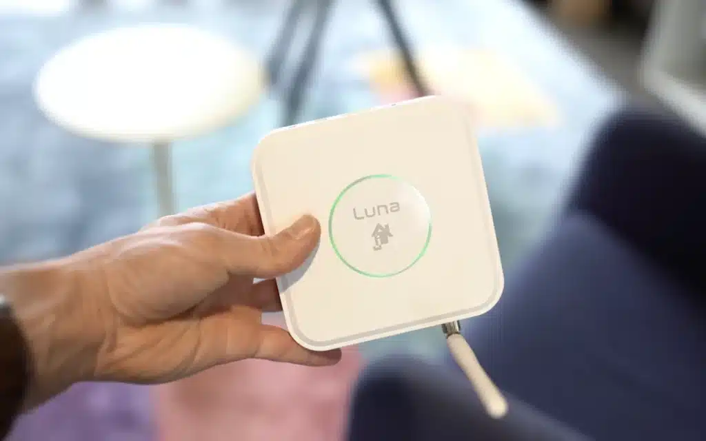 Jeedom Luna est une passerelle LoRaWan (mais aussi Zigbee, Z-Wave, 4G) fonctionnant sans connexion internet et sans abonnement mensuel.