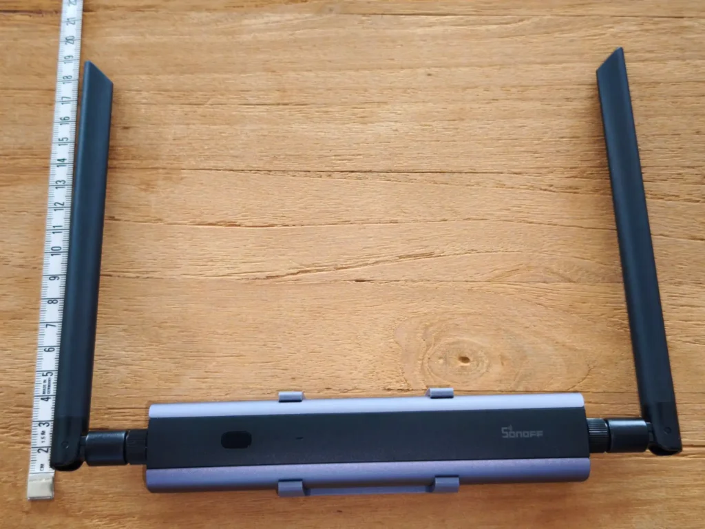 Nouveau Sonoff Dongle Max Zigbee Thread ethernet PoE DONGLE-M 17 Sonoff dongle max zigbee thread poe 2048x1536 016