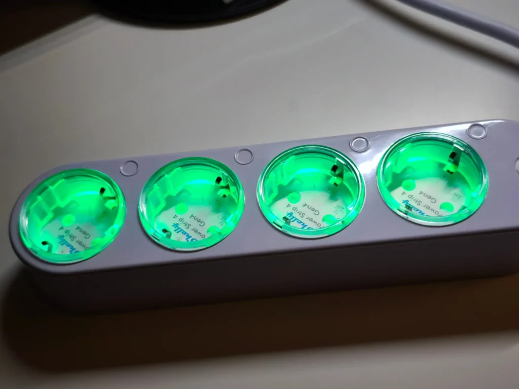 Multiprise Shelly power strip4 Gen4 Wifi Matter Zigbee 16 multiprise zigbee matter bluetooth wifi6 shelly power strip4 gen4 2048x1536 014