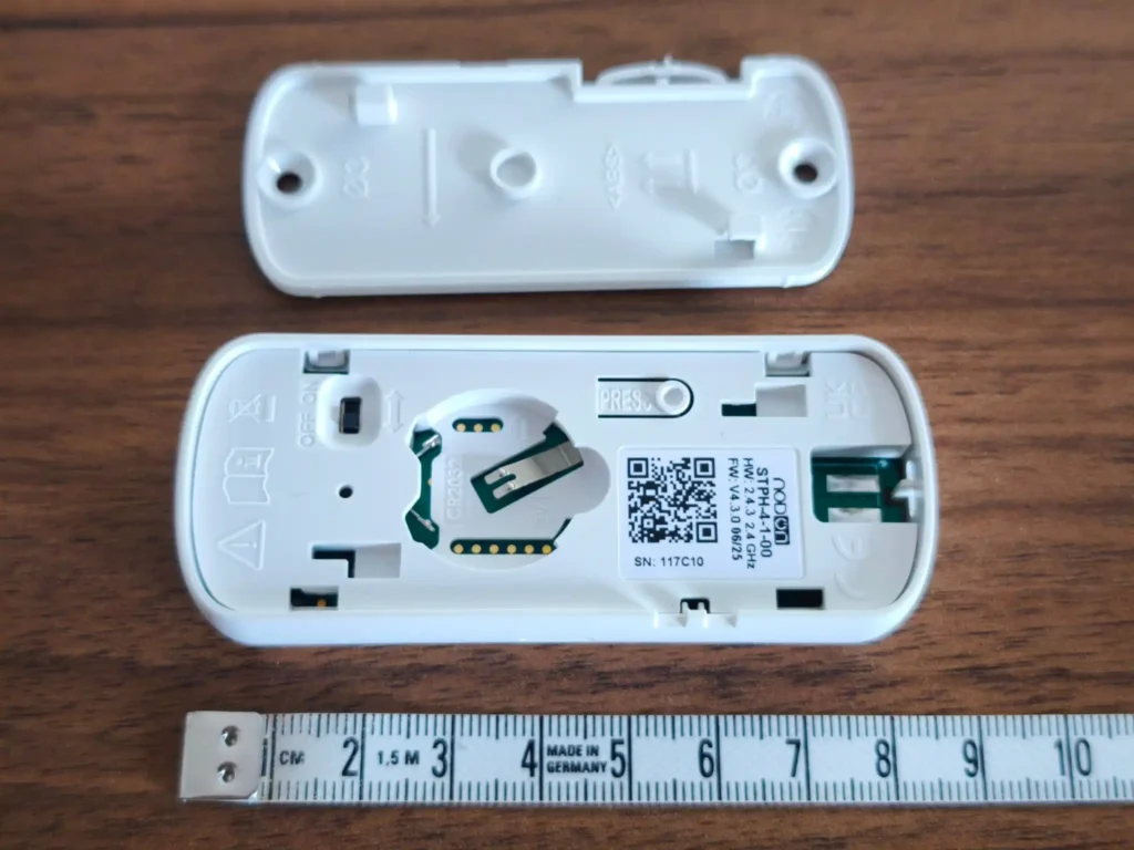 Capteur de température et humidité Zigbee Nodon STPH-4-1-00 20 nodon capteur temperature humidite stph 4 1 00 zigbee 2048x1536 015